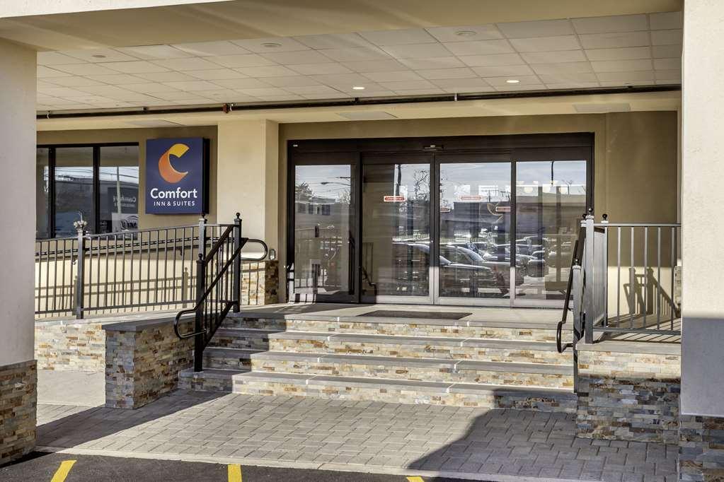 Comfort Inn & Suites Newark Liberty International Airport Екстериор снимка