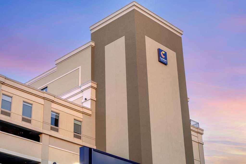 Comfort Inn & Suites Newark Liberty International Airport Екстериор снимка