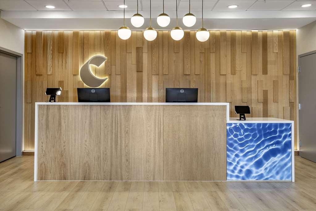 Comfort Inn & Suites Newark Liberty International Airport Интериор снимка