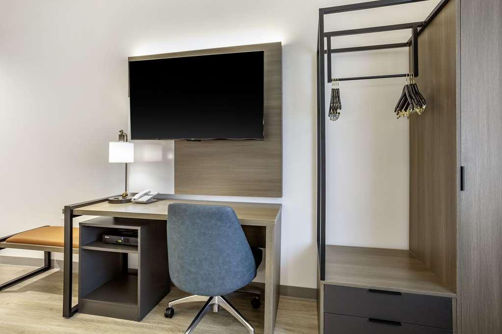 Comfort Inn & Suites Newark Liberty International Airport Стая снимка