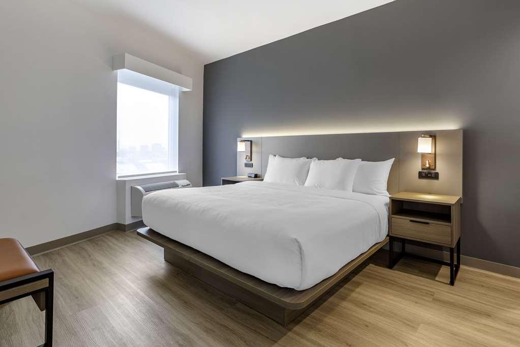 Comfort Inn & Suites Newark Liberty International Airport Стая снимка