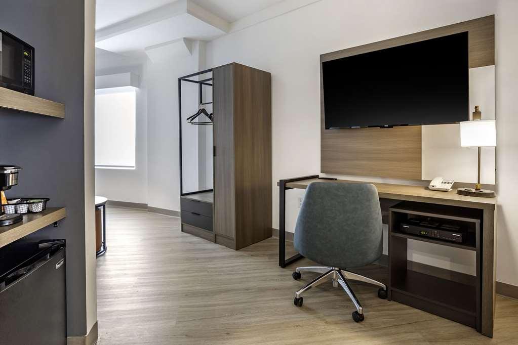 Comfort Inn & Suites Newark Liberty International Airport Стая снимка