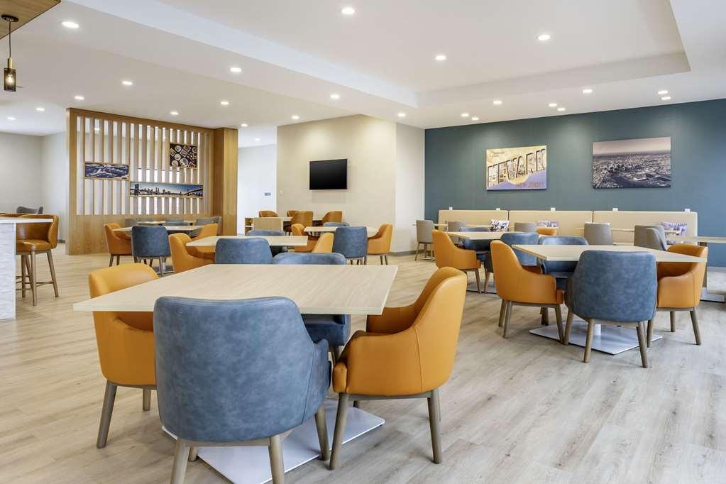 Comfort Inn & Suites Newark Liberty International Airport Ресторант снимка