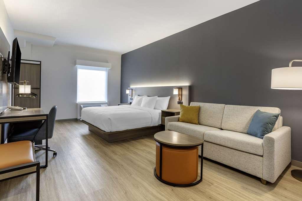 Comfort Inn & Suites Newark Liberty International Airport Стая снимка
