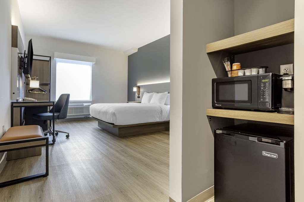 Comfort Inn & Suites Newark Liberty International Airport Стая снимка