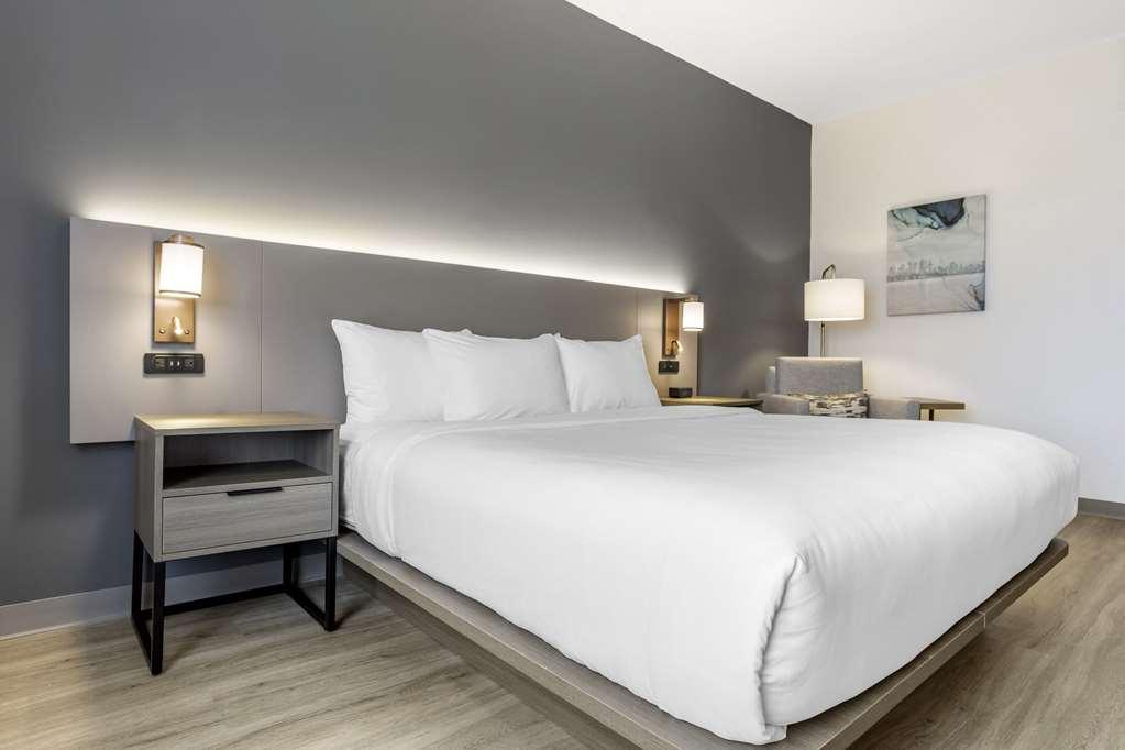 Comfort Inn & Suites Newark Liberty International Airport Стая снимка