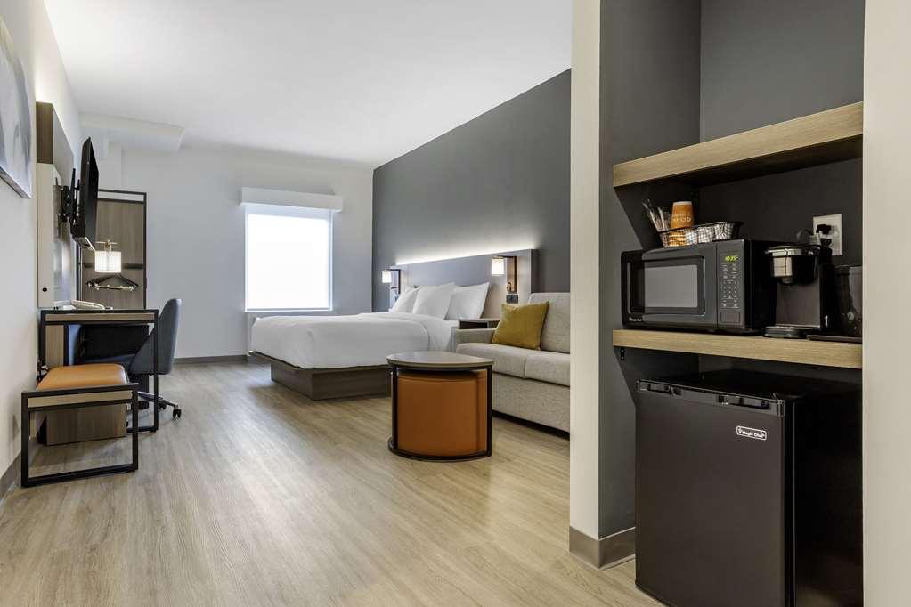 Comfort Inn & Suites Newark Liberty International Airport Стая снимка