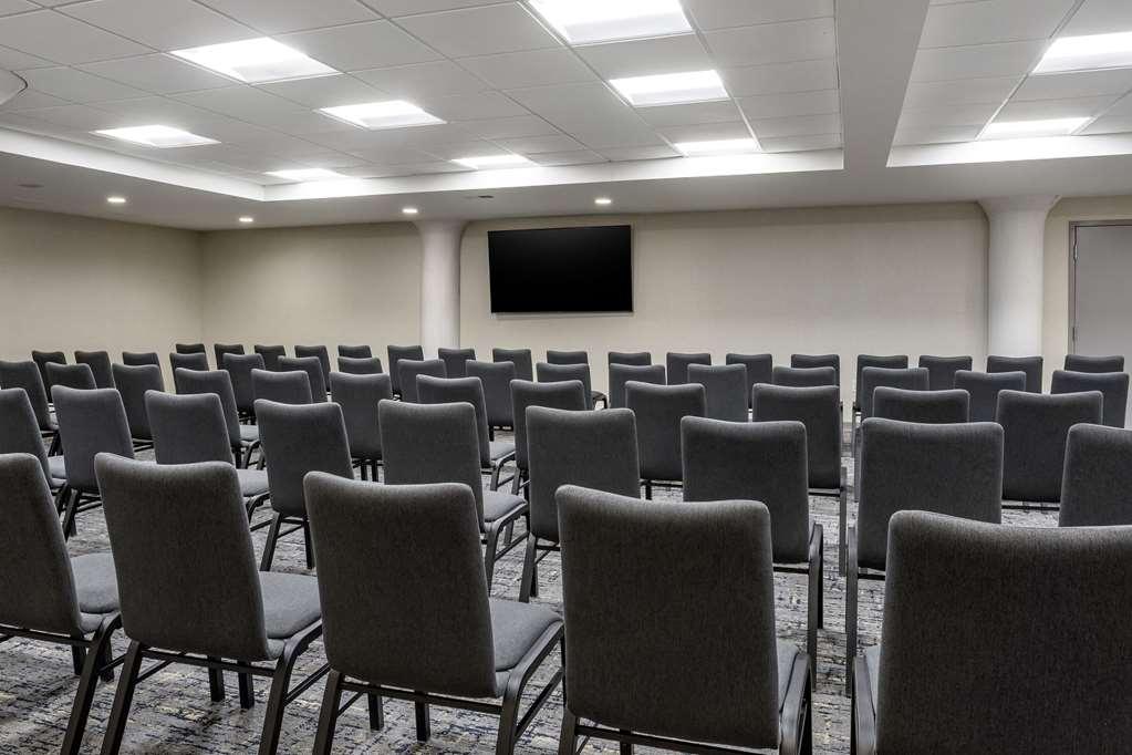 Comfort Inn & Suites Newark Liberty International Airport Съоръжения снимка
