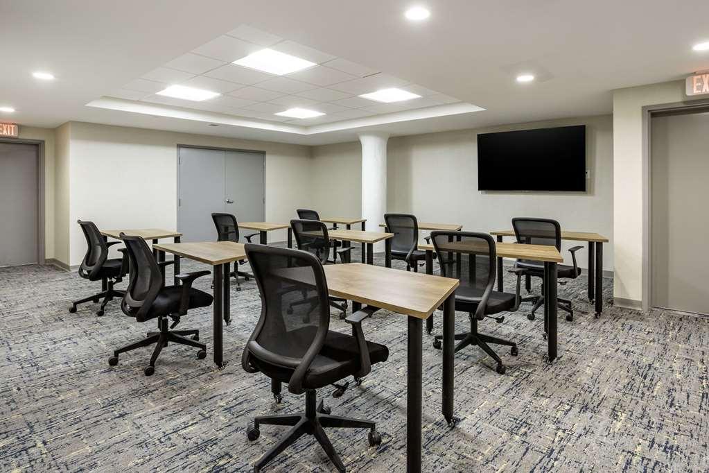 Comfort Inn & Suites Newark Liberty International Airport Съоръжения снимка