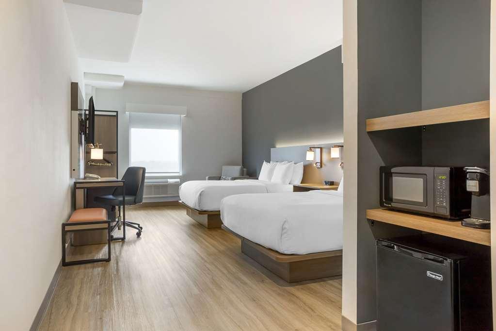 Comfort Inn & Suites Newark Liberty International Airport Стая снимка