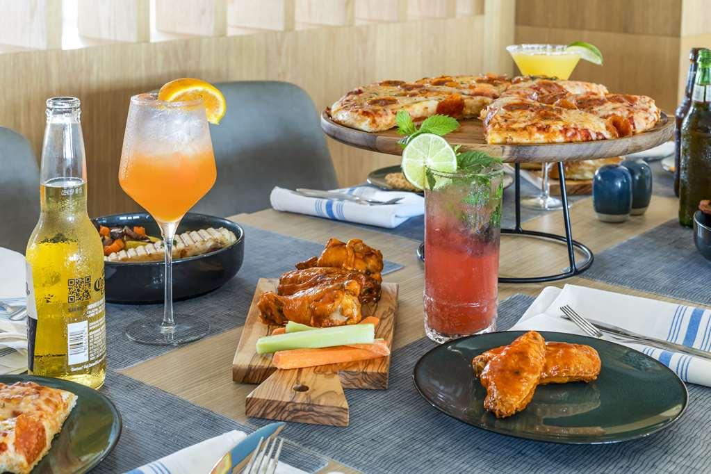 Comfort Inn & Suites Newark Liberty International Airport Ресторант снимка