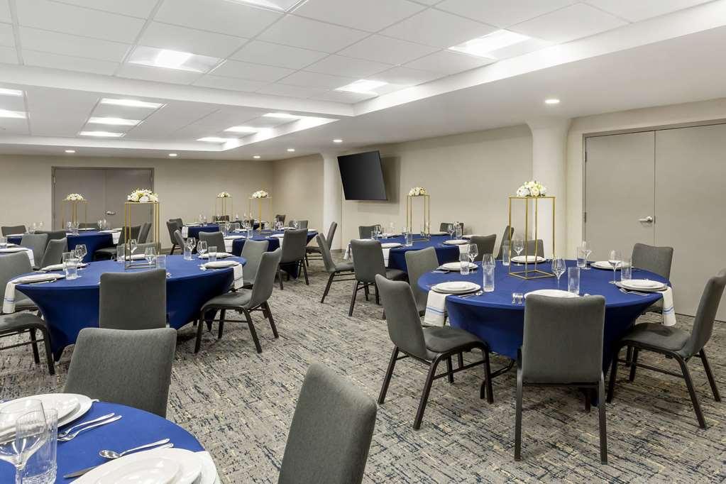 Comfort Inn & Suites Newark Liberty International Airport Съоръжения снимка